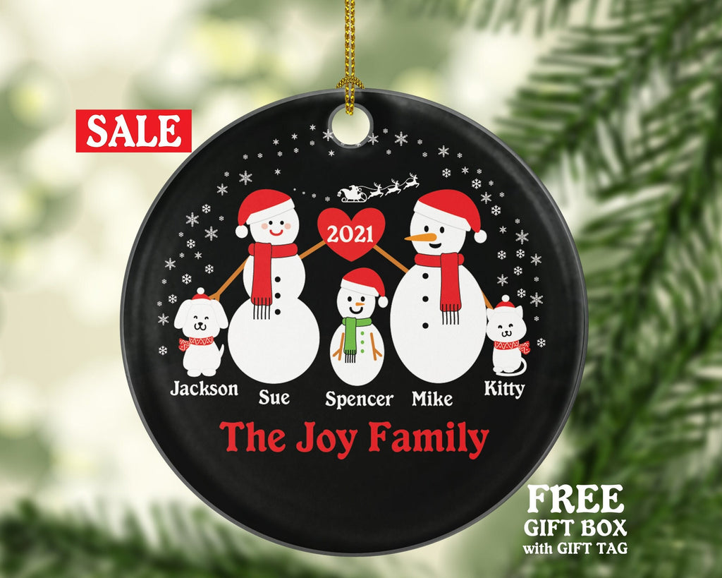 Personalized Family of 3 Ornaments with Dog and Cat Pet, Personalized Christmas Ornament, 3 snowmen, Snowman Family Ornament, Family of 3
