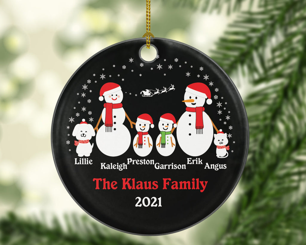 Personalized Family of 4 Ornament with Dog Cat Pet, Personalized Snow Family of 4, Personalised, Family of 4 Christmas Ornament