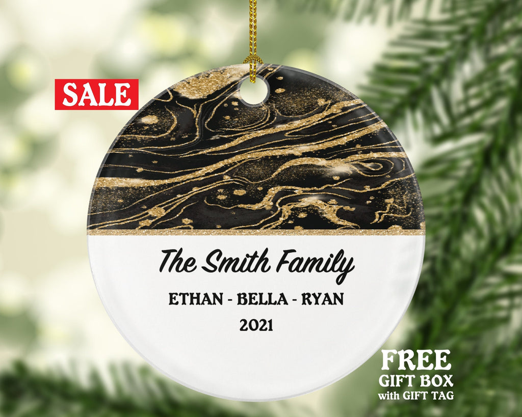 Christmas Family Ornament - Personalized Gift for Family of 2 3 4 5 6 - Custom Name Year Christmas Ornament
